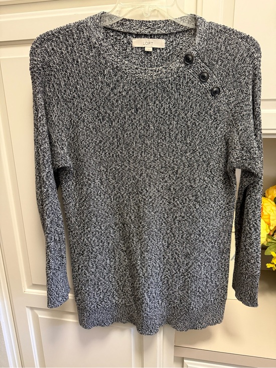 LOFT Sweaters - LOFT Women's Heathered Gray Button-Shoulder Sweater